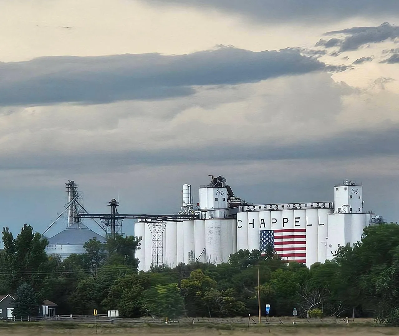 Chappell grain elevator painted with an American flag